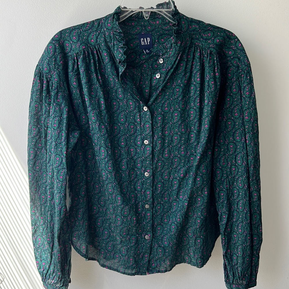 GAP Button up blouse Small CLOSET CLEAR OUT!